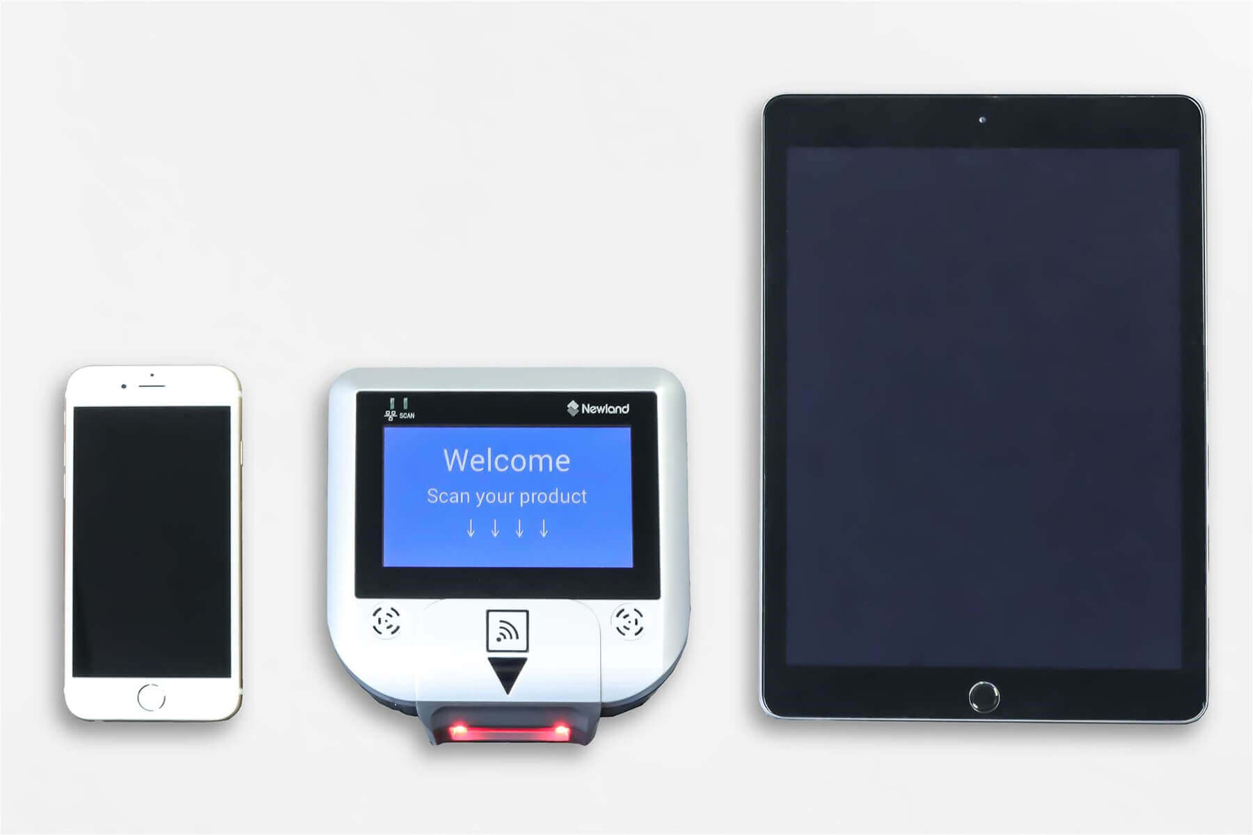 写真：iPadやiPhoneと比較してもこの大きさ
